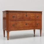1119 8532 CHEST OF DRAWERS